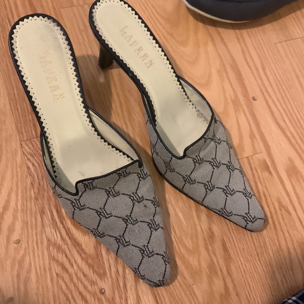 6 pairs of shoes in this box! BATCH #2 FINAL PRICE